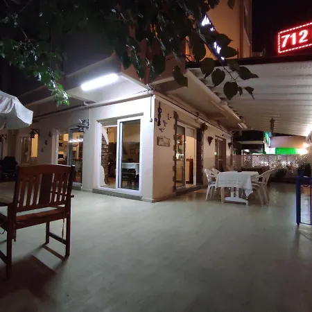 Ayhan Hotel *